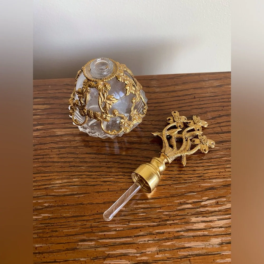Vintage Gold Floral Perfume Bottle - Picture 4 of 6
